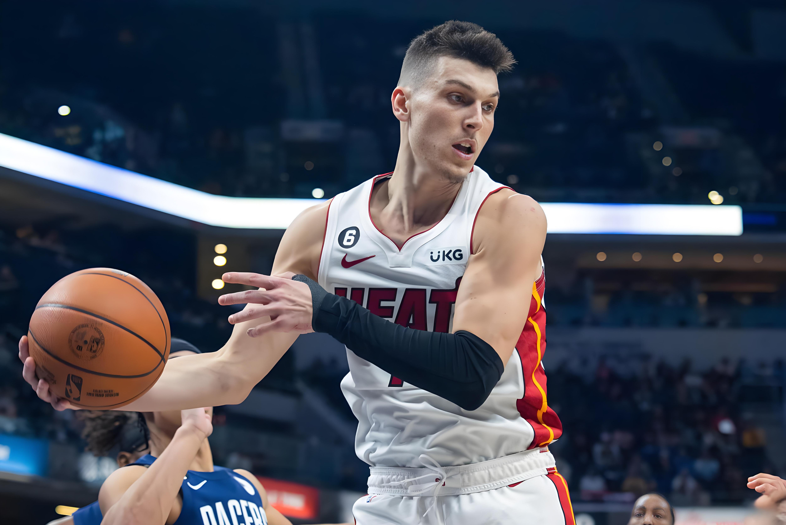 开云体育-莱万多夫斯基重要时刻战术调整，独行侠带队取胜！