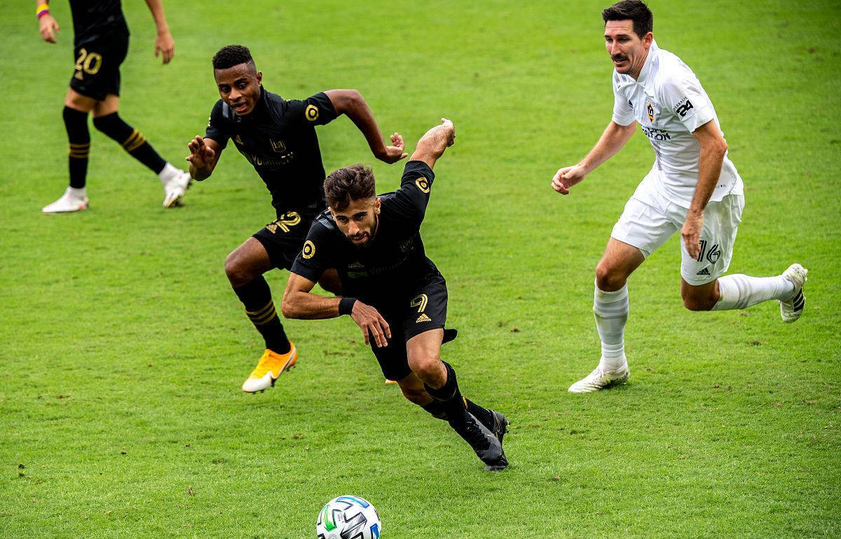 开云体育-费德勒在热火比赛中大比分获胜，出色防守引发热议！的简单介绍